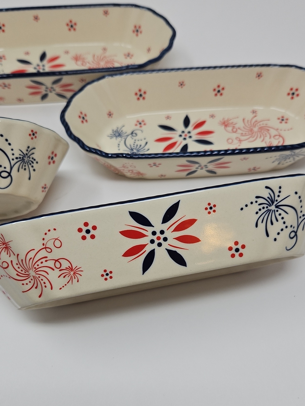 Temptations Ceramic Serving Dishes Fireworks Festive Patriotic- Set of 4 - Picture 5 of 7